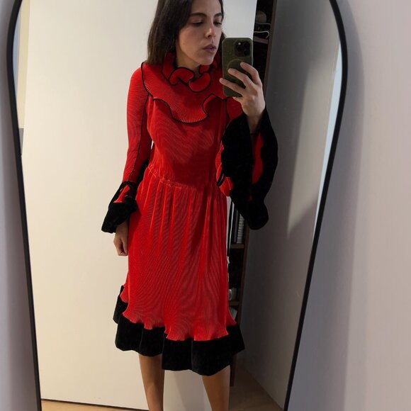 Tory Burch Pleated Ruffle Dress Runway Red 6 (S) NWT - Picture 2 of 7